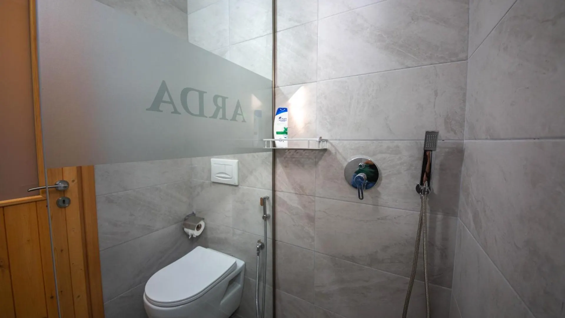Villa Arda Qerret アルバニア